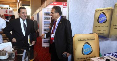 صور.. وزير الصناعة يطالب شركات الأسمنت بالاستفادة من الاتفاقيات التجارية مع أفريقيا
