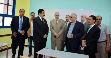 محافظ القليوبية يتفقد مستشفى شبين القناطر للاطمئنان على المرضى ويفتتح مدرستين
