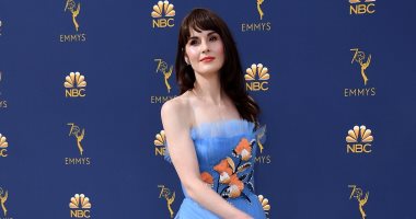 "هتتصدم".. ميشال دوكرى تبهر العالم بسعر فستانها فى حفل Emmy Awards 