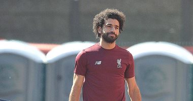 وصول محمد صلاح ولاعبي ليفربول لملعب "أنفيلد" لمواجهة سان جيرمان.. صور