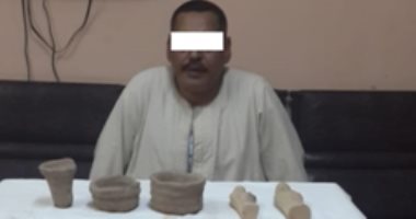 صور.. الداخلية تضبط مواطنا نقب عن الآثار بمنزله بأسيوط واستخرج تمثالين