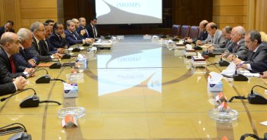 وزراء الإنتاج الحربى والاتصالات والصناعة يلتقون ممثلى الشركات الأمريكية