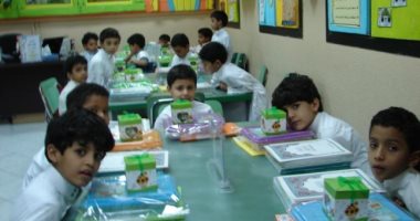 فيديو معلوماتى.. 7 طرق للتعامل مع الطفل عند رفضه الذهاب للمدرسة