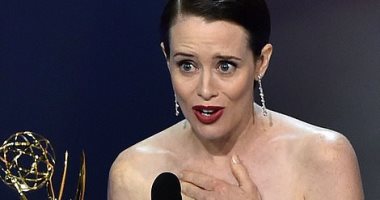 emmy ترد اعتبار كلير فوى.. بطلة "The Crown" تستقبل الجائزة بالدموع 