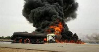 مصرع 19 شخصا إثر اصطدام حافلة بشاحنة وقود وسط إيران