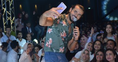 صور.. سامو زين يغنى ألبومه الجديد "لو عمرى يرجع" فى حفل بالإسكندرية