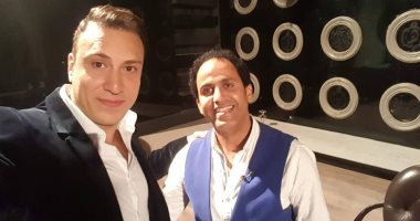 مطرب الأوبرا ياسر سليمان ضيف برنامج "الليلة" مع السماحى