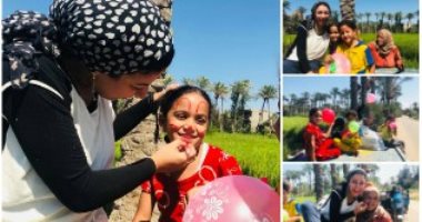 فوق عربة كارو.. رنا عالجت نفسها من الجلطة برسم البهجة على وجوه أطفال القرى