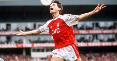 جول مورنينج.. آلان سميث يمنح أرسنال أول وآخر ألقابه الأوروبية في 1994