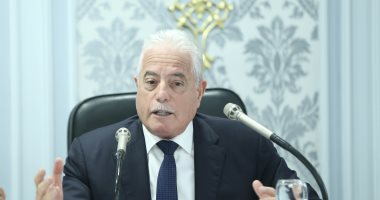 محافظ جنوب سيناء يعلن تشكيل مجلس أمناء لإدارة سباقات الهجن