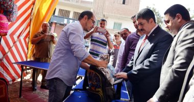محافظ القليوبية يفتتح معرضا للمستلزمات الدراسية بمشاركة 25 عارضا