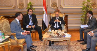 تفاصيل لقاء رئيس ائتلاف دعم مصر بوفد السفارة الأمريكية بـمقر البرلمان.. صور