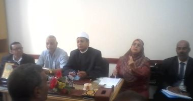 رئيس الأقصر الأزهرية يوجه بمراعاة مصلحة الطالب بالعام الدراسى الجديد