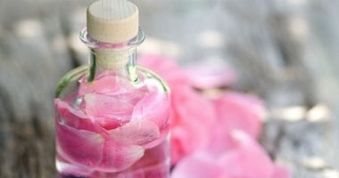 5 وصفات طبيعية بالثلج لبشرة خالية من العيوب