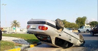 مصرع شخص وإصابة 3 آخرين فى حادث انقلاب سيارة ملاكى بالوادى الجديد 