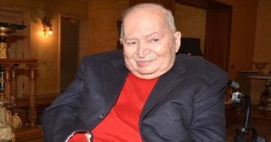 وزيرة الثقافة تنعى سمير خفاجى وتقرر دقيقة حداد على روحه بمسارح الدولة اليوم