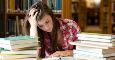 خليك اجتماعية بذكاء.. 5 نصائح ضرورية حافظى بها على أنوثتك مع دخول الجامعة