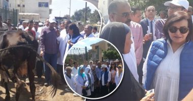 صور.. نائب وزير الزراعة تتفقد حملات تحصين الماشية ضد مرضى الحمى القلاعية و"المتصدع" بالمحافظات..منى محرز: الطبيب البيطرى حائط صد ضد الأمراض وثلاجات مركزية لحفظ اللقاحات.. وتسهيلات بنكية لمشروعات تجميع الألبان 