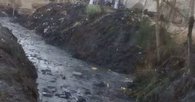 قارئ يشكو من وجود مصرف صرف صحى وسط الكتلة السكانية بكفر الشيخ