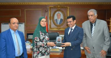 بعد تكريمه من جامعة أسيوط.. سفير اليمن بالقاهرة يشيد بالعلاقات المصرية اليمنية