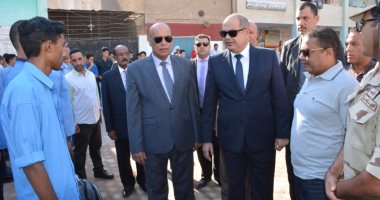 فيديو وصور.. محافظ الغربية يتفقد انتظام العملية التعليمية فى أول أيام العام الدراسى الجديد
