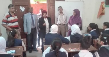 صور.. وكيل تعليم قنا يحيل مدير مدرسة للتحقيق لوجود موتور مياه على الأرض  