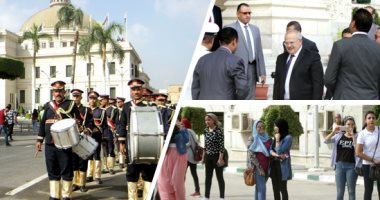 صور.. العلم المصرى يطلق إشارة بدء الدراسة بالجامعات.. حفلات استقبال بجامعة القاهرة.. و"الخشت" يتناول "الترمس والتمر الهندى" مع الطلاب ويقود ماراثون دراجات داخل الحرم.. وتجديد 6 مبانى بالمدينة الجامعية