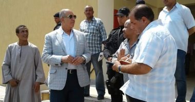 محافظ البحر الأحمر يتفقد مدارس مرسى علم للتأكد من جاهزيتها لاستقبال الطلاب غدا