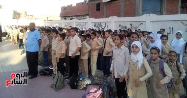 انطلاق الدراسة فى 10 محافظات وسط حضور مكثف من الطلاب