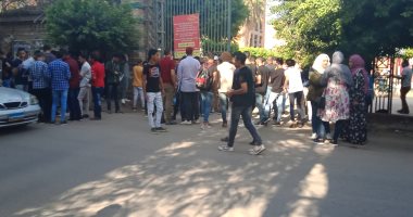 صور.. كليات جامعة بنها تستقبل الطلاب فى أول يوم دراسى
