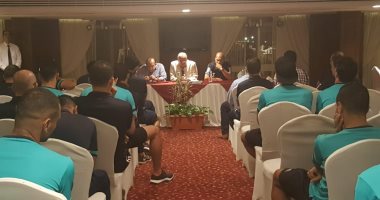 رئيس المقاولون يحفز اللاعبين قبل مواجهة الزمالك
