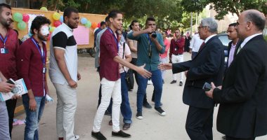صور.. جامعة جنوب الوادى تستهل العام الجامعى الجديد بتحية العلم