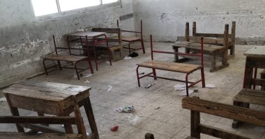 صور.. مدرسة المعمورة.. مقاعد مهشمة وأبواب متهالكة ودورات مياه غير صالحة