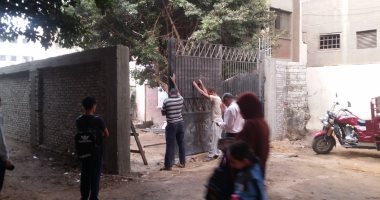 استمرار أعمال الصيانة بمدرسة هشام رفعت بالجيزة رغم انطلاق الدراسة