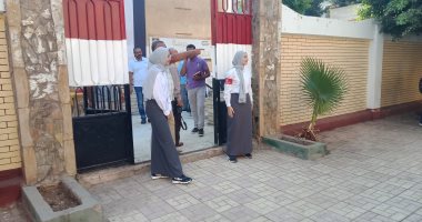 صور.. مدارس القليوبية تستقبل مليون و300 ألف تلميذ