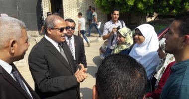 صور.. طلاب جامعة الأزهر يحرصون على التقاط الـ"سيلفى" مع المحرصاوى