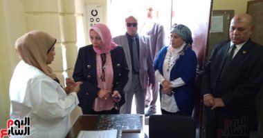 رئيس هيئة التأمين الصحى فى جولات مفاجئة على المدارس للتأكد من الخدمات الصحية
