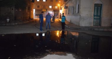 صور.. حى راشد بسوهاج يغرق فى مياه الصرف الصحى والأهالى يطالبون بتغيير الشبكات