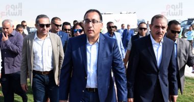 رئيس الوزراء يتفقد محطتى المياه والكهرباء بالوليدية فى أسيوط 