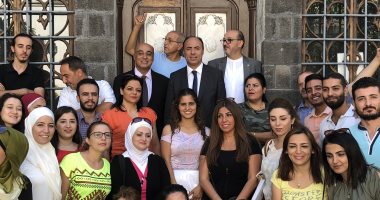 مركز ترميم الآثار بجامعة القاهرة يستقبل وفداً من أوائل كلية الهندسة بدمشق