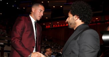 شاهد.. محمد صلاح يصافح هازارد داخل حفل "فيفا" THE BEST