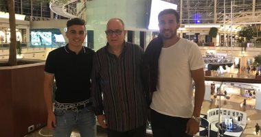 كرم كردى مع تريزيجيه وحافظ بتركيا.. ويؤازر صلاح فى جائزة The Best