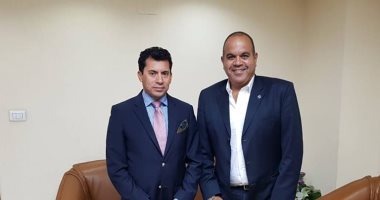 وزير الرياضة يستقبل رئيس اتحاد الغوص والإنقاذ استعدادا لكأس العالم