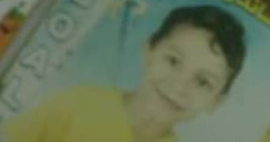 صور.. أهالى الدقهلية يشيعون جثمان ضحية تدافع الفسحة المدرسية.. أسرة التلميذ تتهم إدارة المدرسة بالإهمال.. والنيابة تطلب تقرير الطب الشرعى لبيان سبب الوفاة.. والمحافظ: لن نتسامح فى الخطأ والعقوبة تنتظر المقصرين