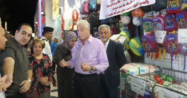صور.. محافظ جنوب سيناء يتفقد الأسواق ومبادرة "كلنا واحد" لتوفير الأدوات المدرسية