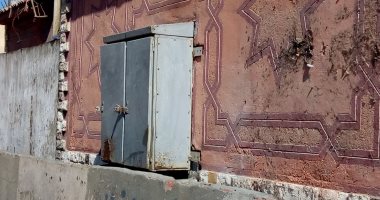صور.. إغلاق أبواب محولات كهرباء الضواحى ببورسعيد حفاظا على حياة الأطفال
