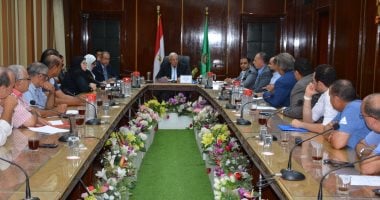 محافظ الدقهليه يعقد اجتماعاً مع عدد من مستثمرى جمصة
