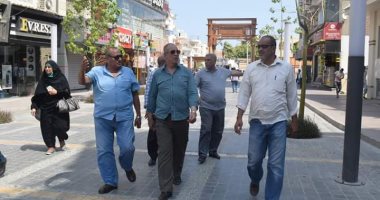 صور ...محافظ البحر الأحمر يتفقد أعمال التطوير بطريق النصر بالغردقة 