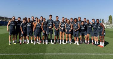 احتفالية خاصة فى مران ريال مدريد بنجوم العالم.. فيديو 