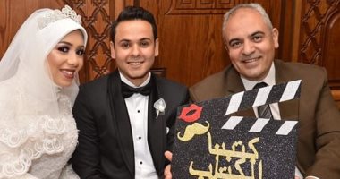 "مأذون السعادة" يهدى العروسين قسيمة بيد خطاط واستشارات أسرية مجانية